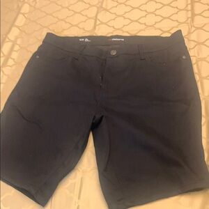 Liz Claiborne Black Women's Bermudas